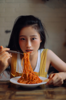 婬荡的寡妇播放